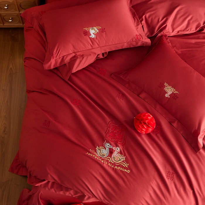 91家纺网 家纺一手货源 找家纺 风向标家纺 2025新款婚A类100S长绒棉纯棉贡缎婚庆四件套 欢喜鸳鸯