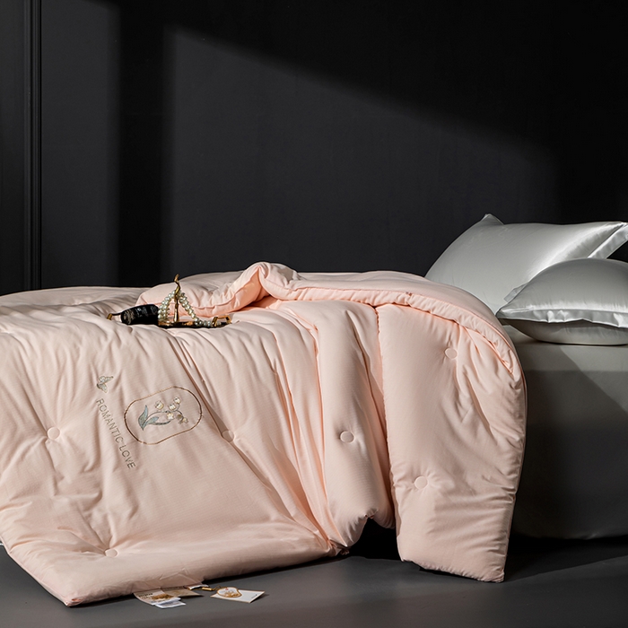 91家纺网 家纺一手货源 找家纺 （总）小牛席业 2025新款A幸运铃兰-新疆棉花被系列棉被冬被春秋被空调被夏被加厚冬被被芯被子