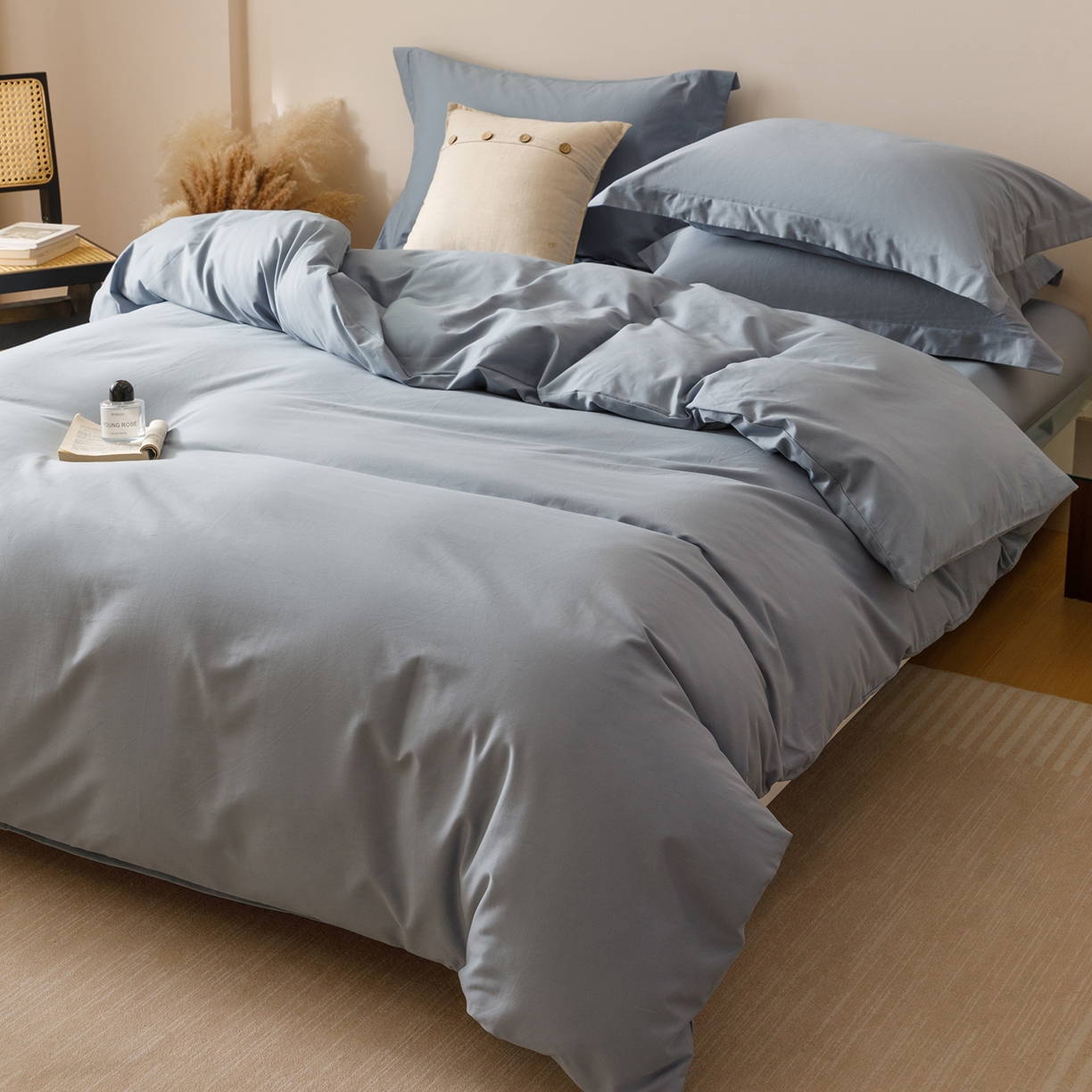 91家纺网 家纺一手货源 找家纺 爱思佳 2025新款A类全棉60s长绒棉纯棉磨毛纯色拼色系列四件套 宾利蓝