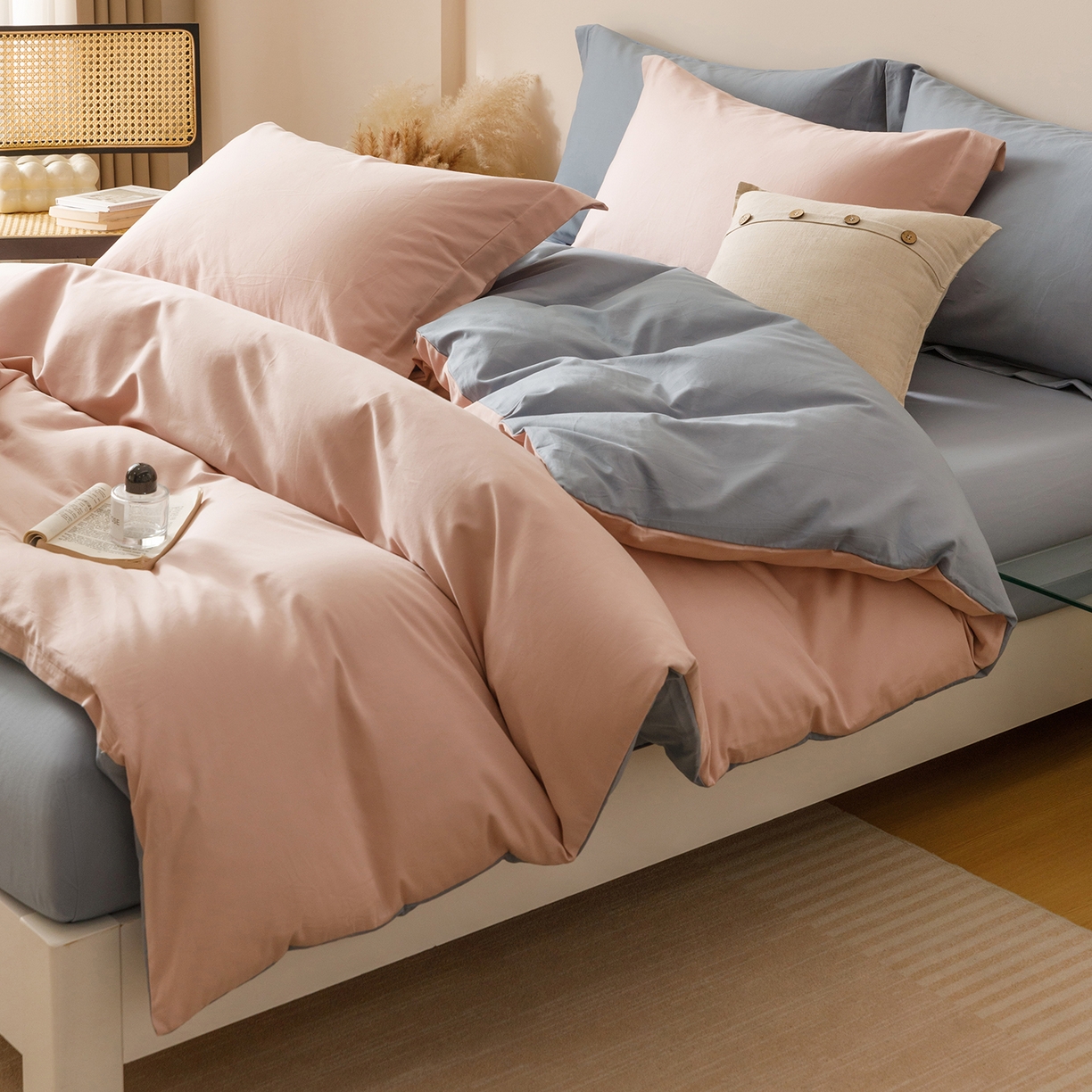 爱思佳 2025新款A类全棉60s长绒棉纯棉磨毛纯色拼色系列四件套 蓝灰粉