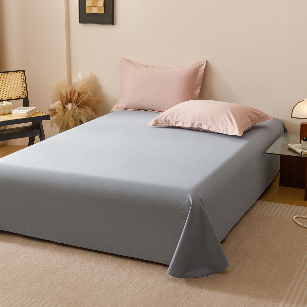 91家纺网 家纺一手货源 找家纺 爱思佳 2025新款A类全棉60s长绒棉纯棉磨毛纯色拼色系列四件套 蓝灰粉