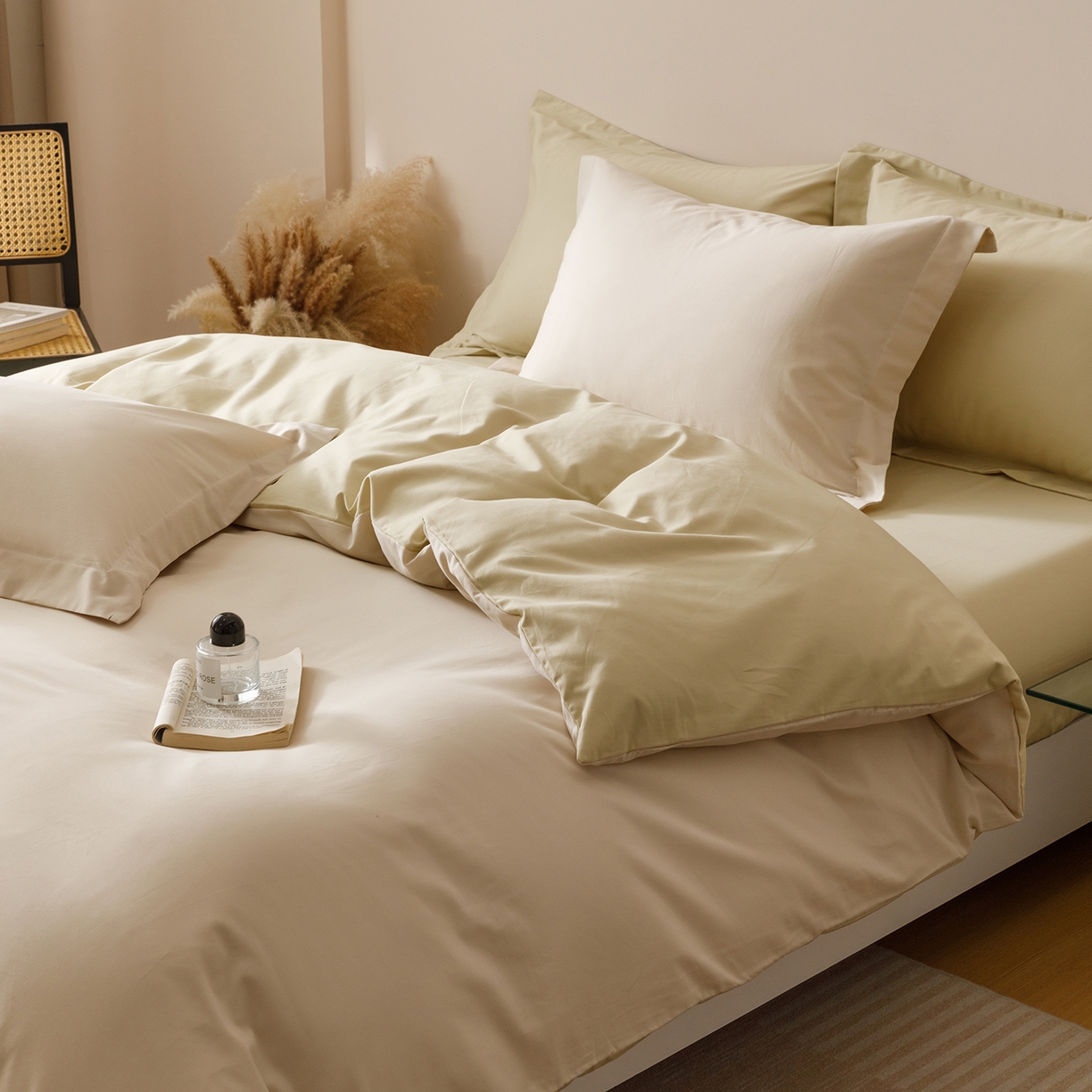 91家纺网 家纺一手货源 找家纺 爱思佳 2025新款A类全棉60s长绒棉纯棉磨毛纯色拼色系列四件套 浅米黄