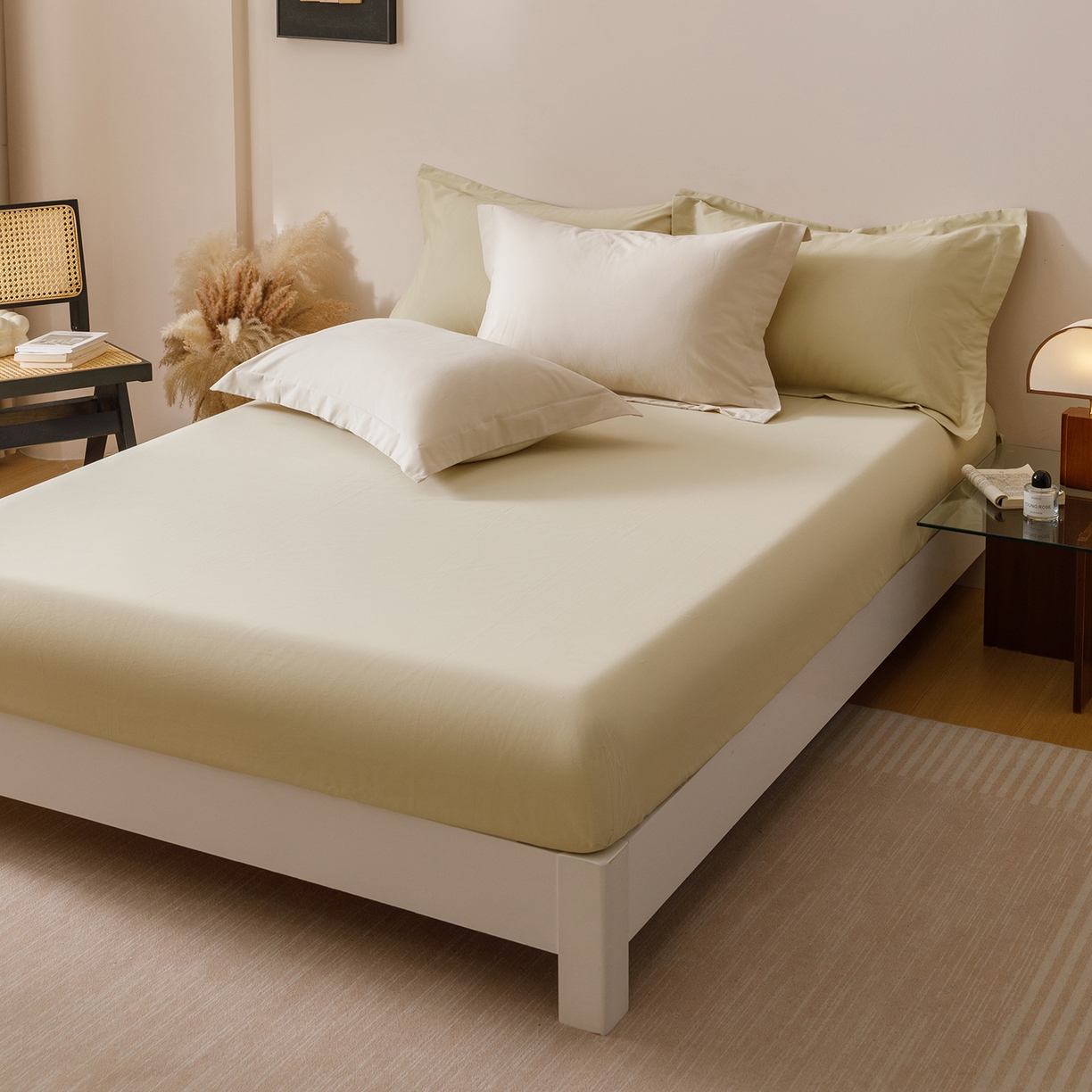 91家纺网 家纺一手货源 找家纺 爱思佳 2025新款A类全棉60s长绒棉纯棉磨毛纯色拼色系列四件套 浅米黄