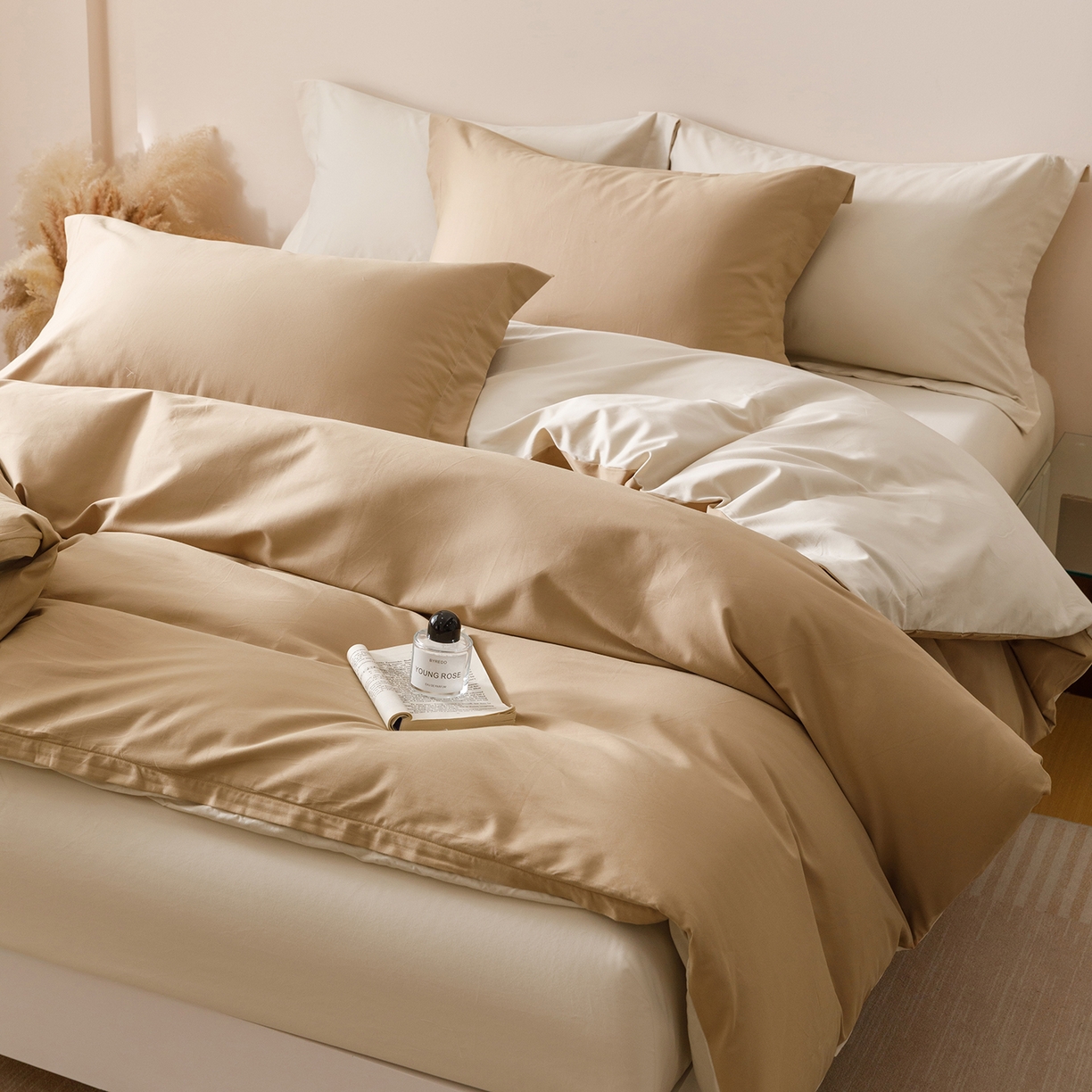 91家纺网 家纺一手货源 找家纺 爱思佳 2025新款A类全棉60s长绒棉纯棉磨毛纯色拼色系列四件套 肉桂拿铁