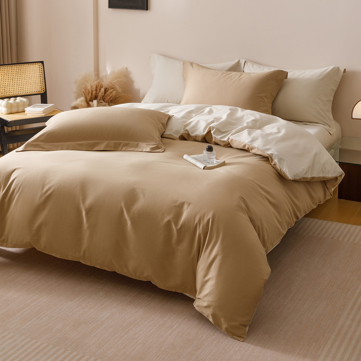 91家纺网 家纺一手货源 找家纺 爱思佳 2025新款A类全棉60s长绒棉纯棉磨毛纯色拼色系列四件套 肉桂拿铁