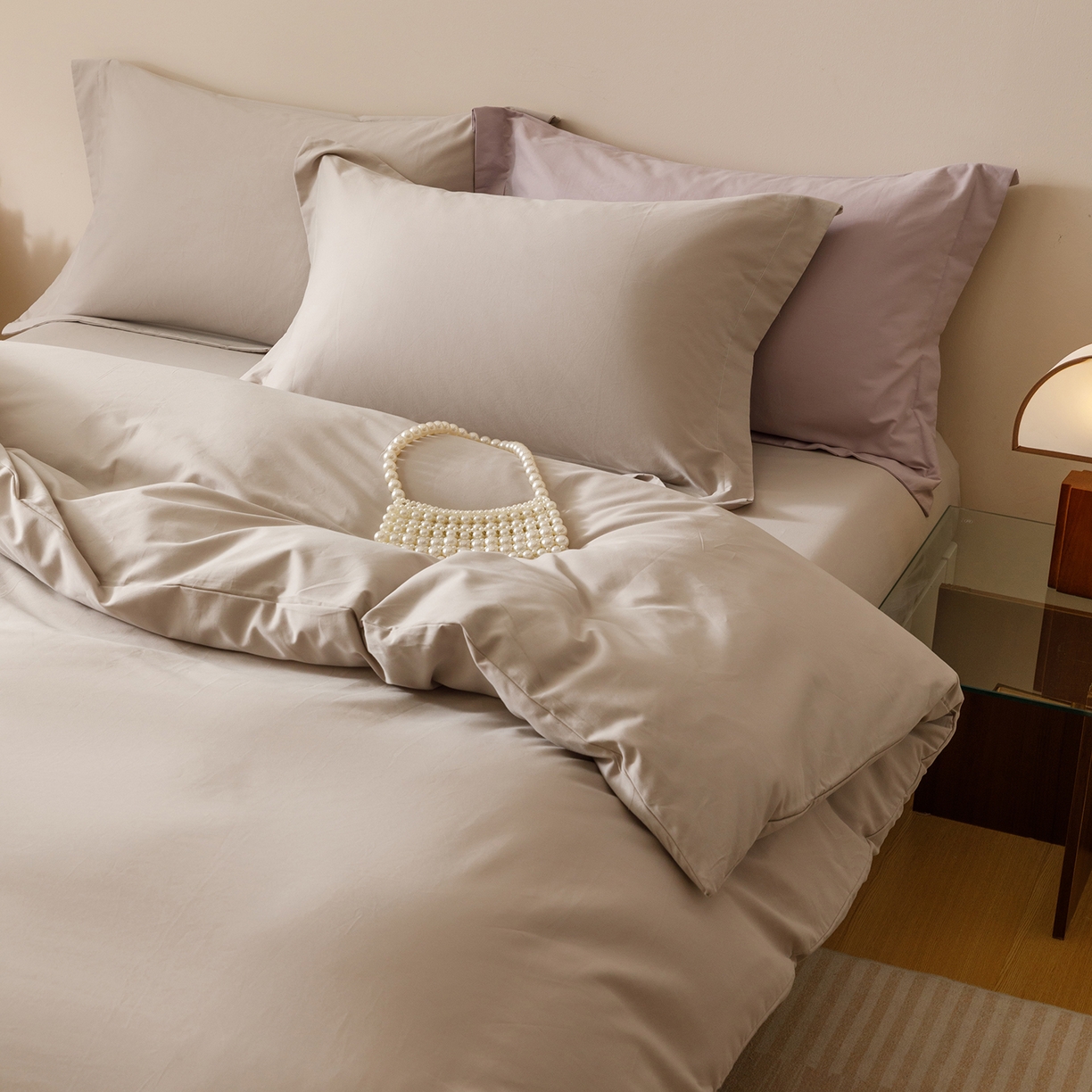 91家纺网 家纺一手货源 找家纺 爱思佳 2025新款A类全棉60s长绒棉纯棉磨毛纯色拼色系列四件套 绅士灰