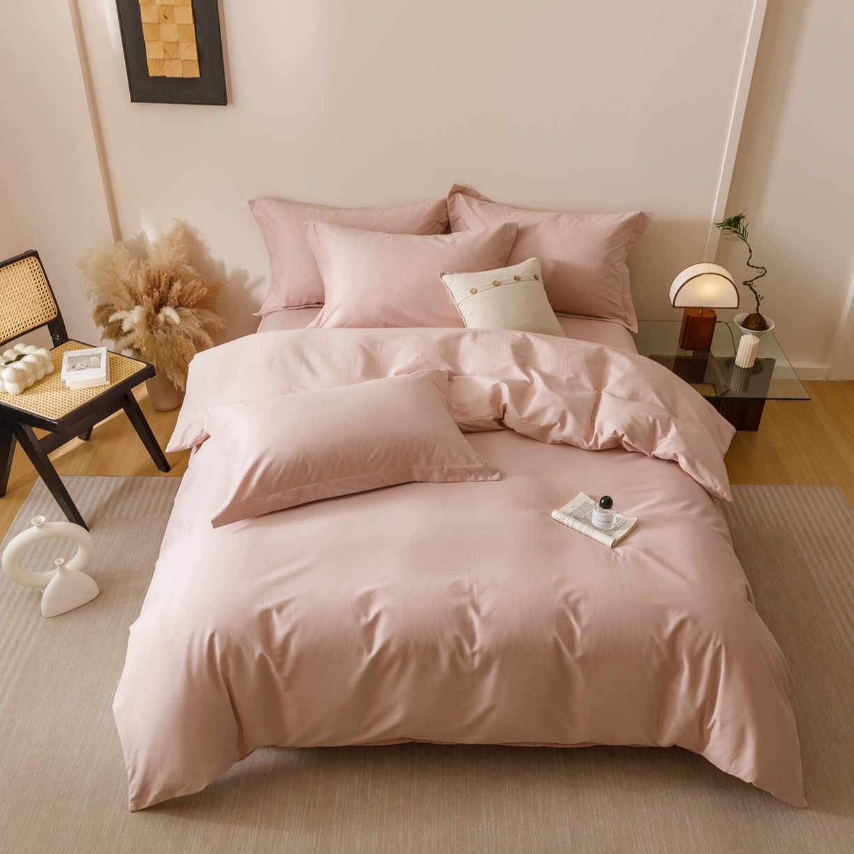 91家纺网 家纺一手货源 找家纺 爱思佳 2025新款A类全棉60s长绒棉纯棉磨毛纯色拼色系列四件套 杏花粉