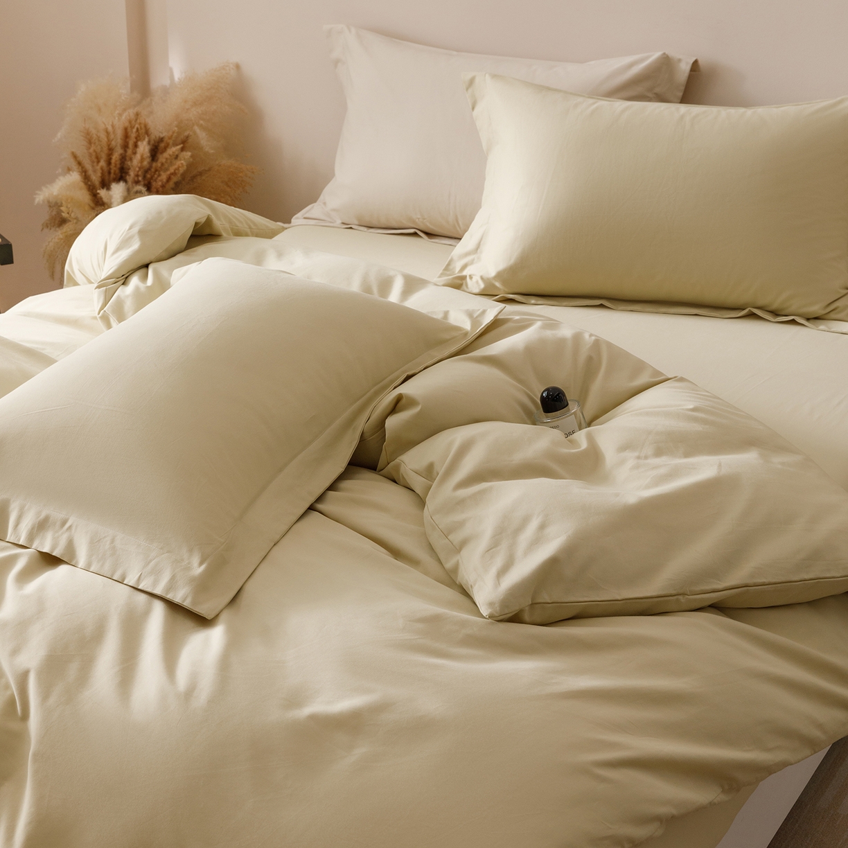 91家纺网 家纺一手货源 找家纺 爱思佳 2025新款A类全棉60s长绒棉纯棉磨毛纯色拼色系列四件套 杏黄