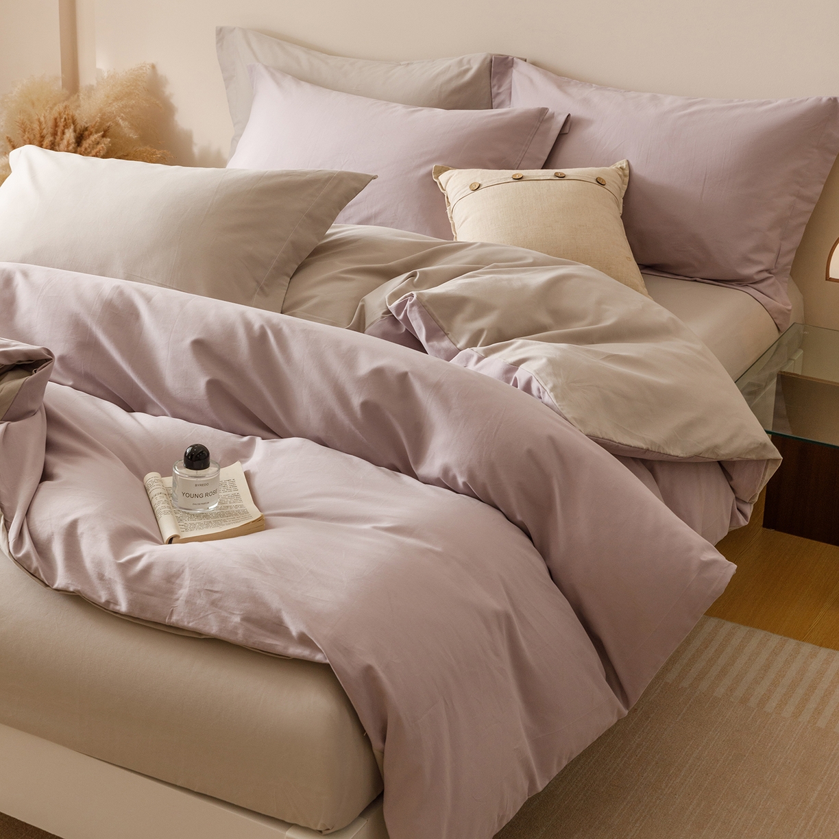 91家纺网 家纺一手货源 找家纺 爱思佳 2025新款A类全棉60s长绒棉纯棉磨毛纯色拼色系列四件套 紫雾灰