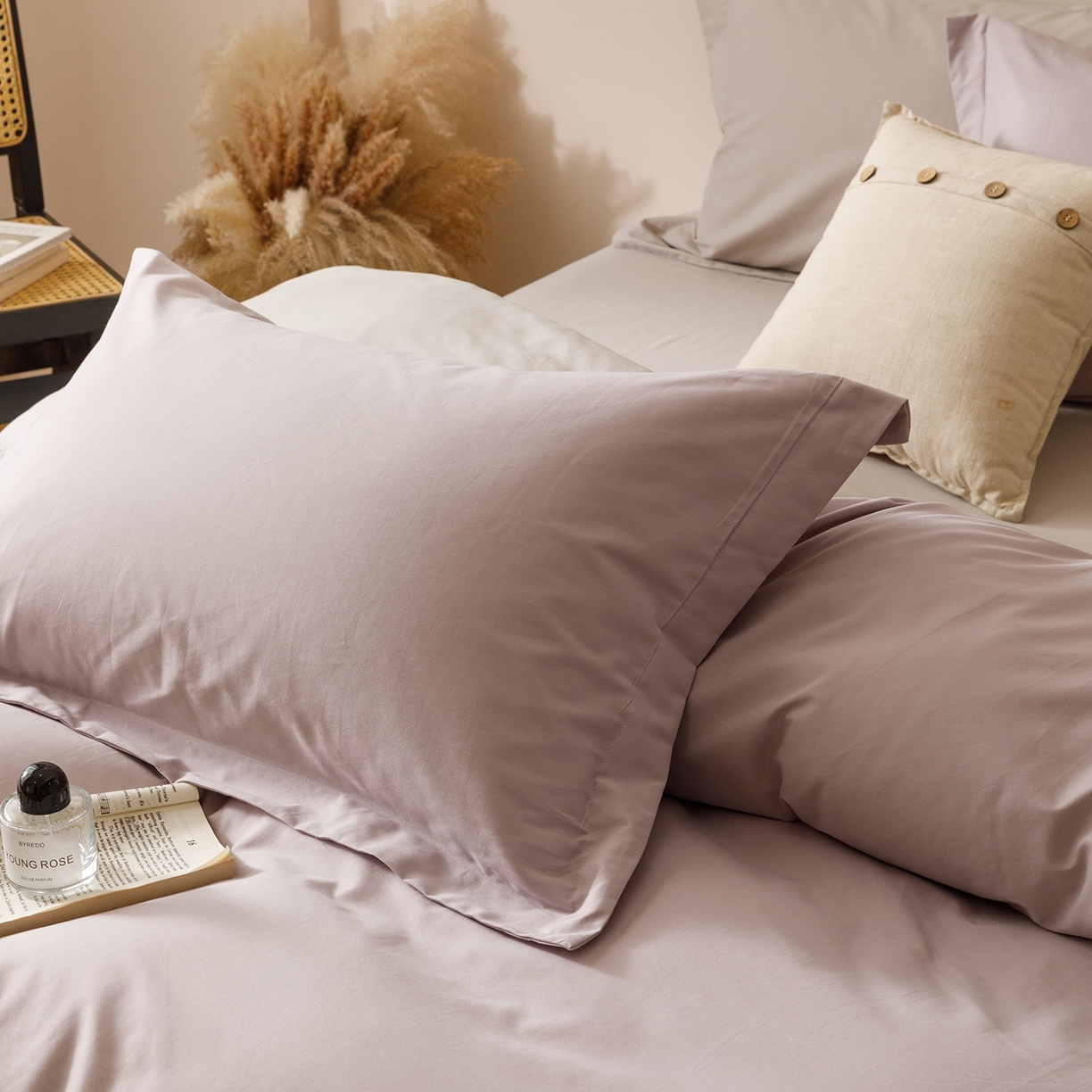 91家纺网 家纺一手货源 找家纺 爱思佳 2025新款A类全棉60s长绒棉纯棉磨毛纯色拼色系列四件套 紫雾灰