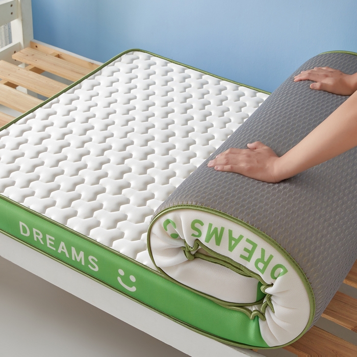 91家纺网 家纺一手货源 找家纺 暖季家纺 2025新款双拼色牛奶丝针织棉立体海绵三菱格学生床垫 立体绿白三菱格