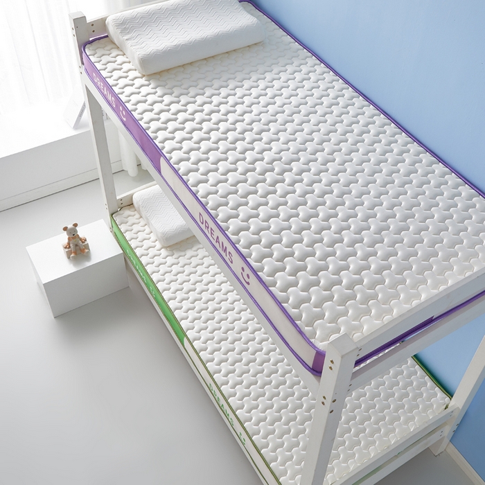 91家纺网 家纺一手货源 找家纺 暖季家纺 2025新款双拼色牛奶丝针织棉立体海绵三菱格学生床垫 立体绿白三菱格