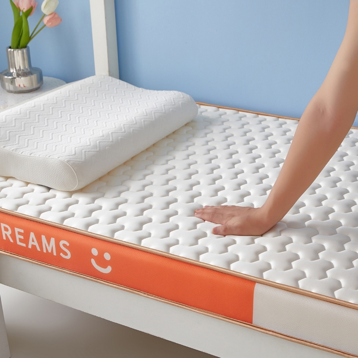 91家纺网 家纺一手货源 找家纺 （总）暖季家纺 2025新款双拼色牛奶丝针织棉立体海绵三菱格学生床垫