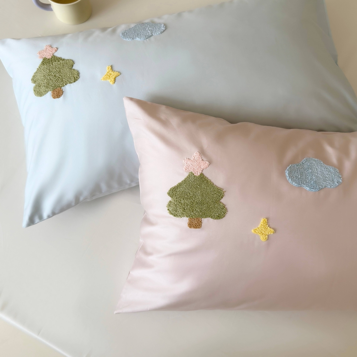 91家纺网 家纺一手货源 找家纺 鹿班家居 2025新款100S长绒棉纯棉毛巾绣单品枕套 枕套单件-彩虹蛋糕&幸运树（标准会员-2元） 组合图仅供展示不可下单