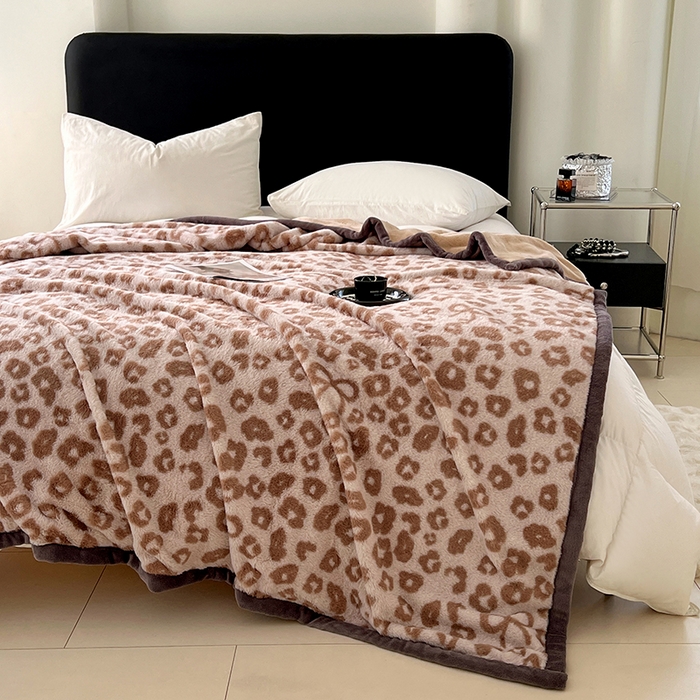 91家纺网 家纺一手货源 找家纺 锦润家纺 2025新款高克重多功能兔毛绒包边毛毯毯子 古朴虎纹