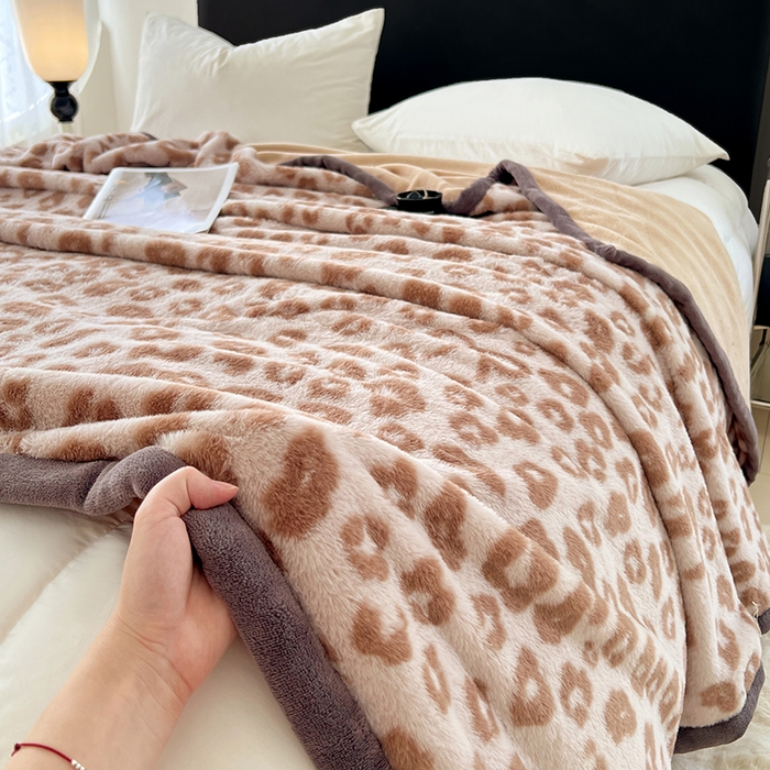 91家纺网 家纺一手货源 找家纺 锦润家纺 2025新款高克重多功能兔毛绒包边毛毯毯子 古朴虎纹