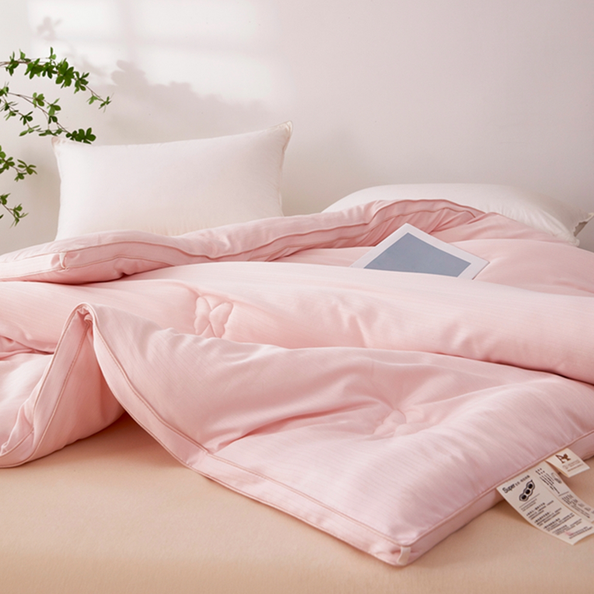 91家纺网 家纺一手货源 找家纺 晚悠家纺 2025新款A类提花云感睡眠立体大豆被子被芯 樱花粉