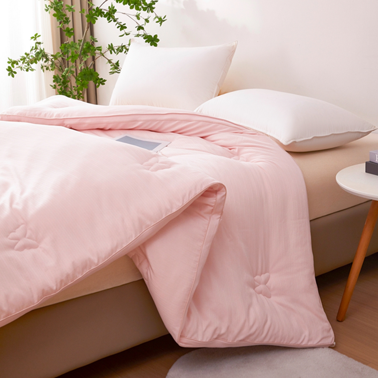 91家纺网 家纺一手货源 找家纺 晚悠家纺 2025新款A类提花云感睡眠立体大豆被子被芯 樱花粉