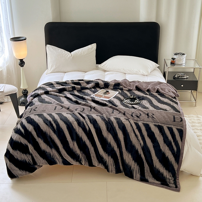 91家纺网 家纺一手货源 找家纺 锦润家纺 2025新款高克重多功能兔毛绒包边毛毯毯子 卡萨