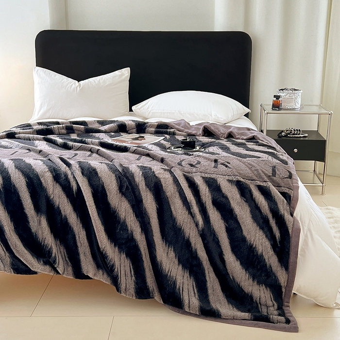 91家纺网 家纺一手货源 找家纺 锦润家纺 2025新款高克重多功能兔毛绒包边毛毯毯子 卡萨