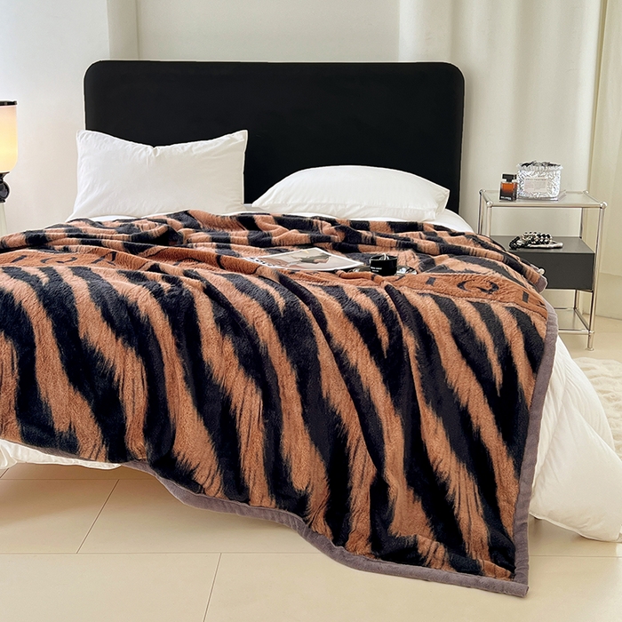 91家纺网 家纺一手货源 找家纺 锦润家纺 2025新款高克重多功能兔毛绒包边毛毯毯子 美拉德豹纹