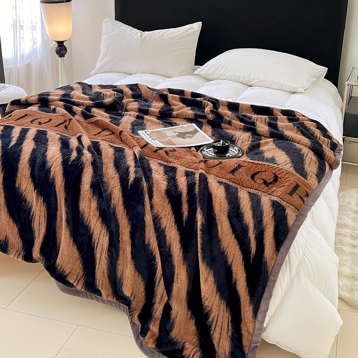 91家纺网 家纺一手货源 找家纺 锦润家纺 2025新款高克重多功能兔毛绒包边毛毯毯子 美拉德豹纹