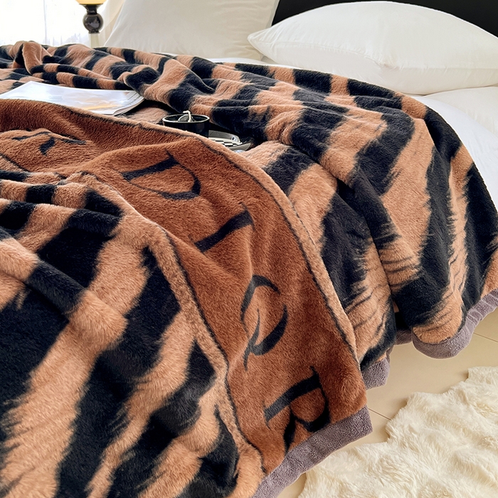 91家纺网 家纺一手货源 找家纺 锦润家纺 2025新款高克重多功能兔毛绒包边毛毯毯子 美拉德豹纹