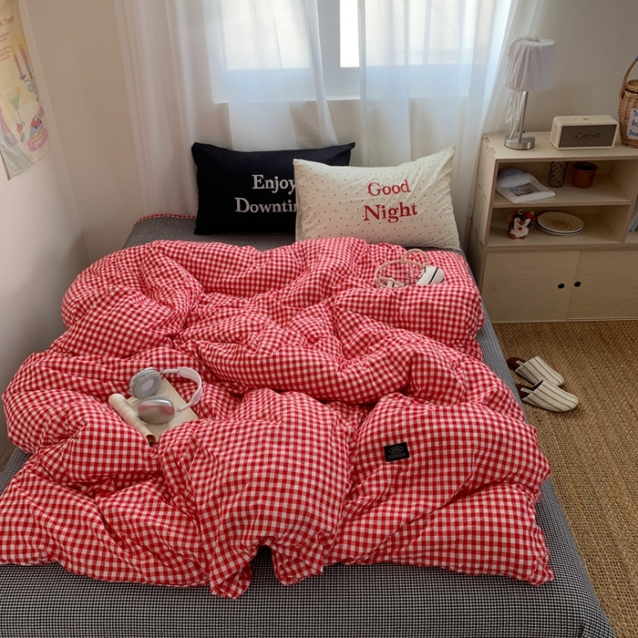 91家纺网 家纺一手货源 找家纺 秘密基地 2025新款韩系ins风混搭全棉纯棉水洗棉床盖四件套 波点红格