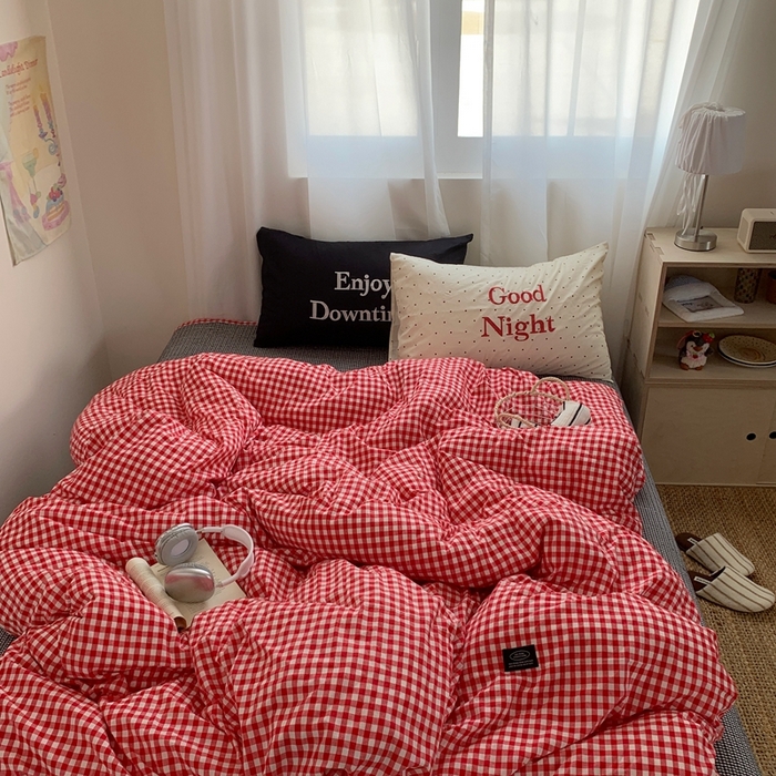 91家纺网 家纺一手货源 找家纺 秘密基地 2025新款韩系ins风混搭全棉纯棉水洗棉床盖四件套 波点红格