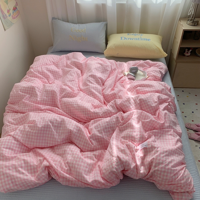 91家纺网 家纺一手货源 找家纺 秘密基地 2025新款韩系ins风混搭全棉纯棉水洗棉床盖四件套 奶油粉格