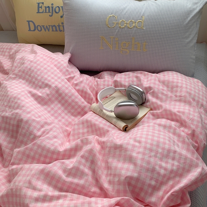 91家纺网 家纺一手货源 找家纺 秘密基地 2025新款韩系ins风混搭全棉纯棉水洗棉床盖四件套 奶油粉格