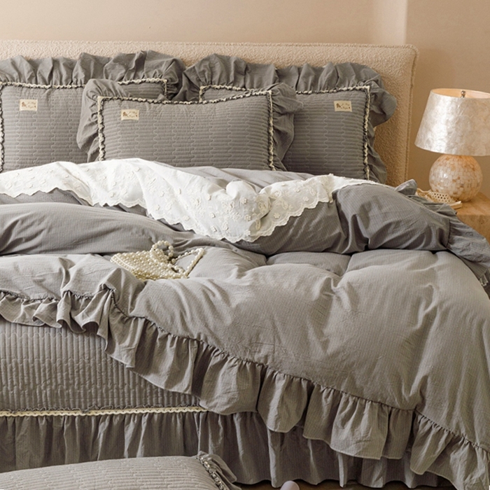 91家纺网 家纺一手货源 找家纺 菊上家纺 2025新款全棉纯棉色织水洗床盖四件套 卡秋莎-浅灰条