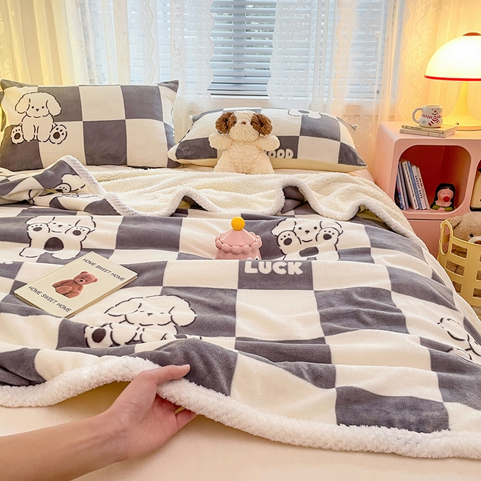 91家纺网 家纺一手货源 找家纺 锦润家纺 2025年新款牛奶绒羊羔绒AB版包边毛毯好运小狗