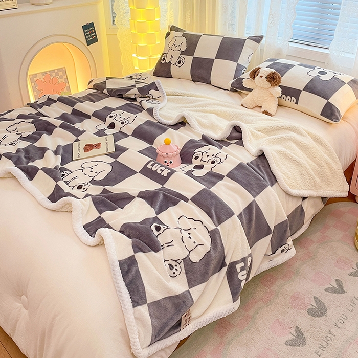 91家纺网 家纺一手货源 找家纺 锦润家纺 2025年新款牛奶绒羊羔绒AB版包边毛毯好运小狗