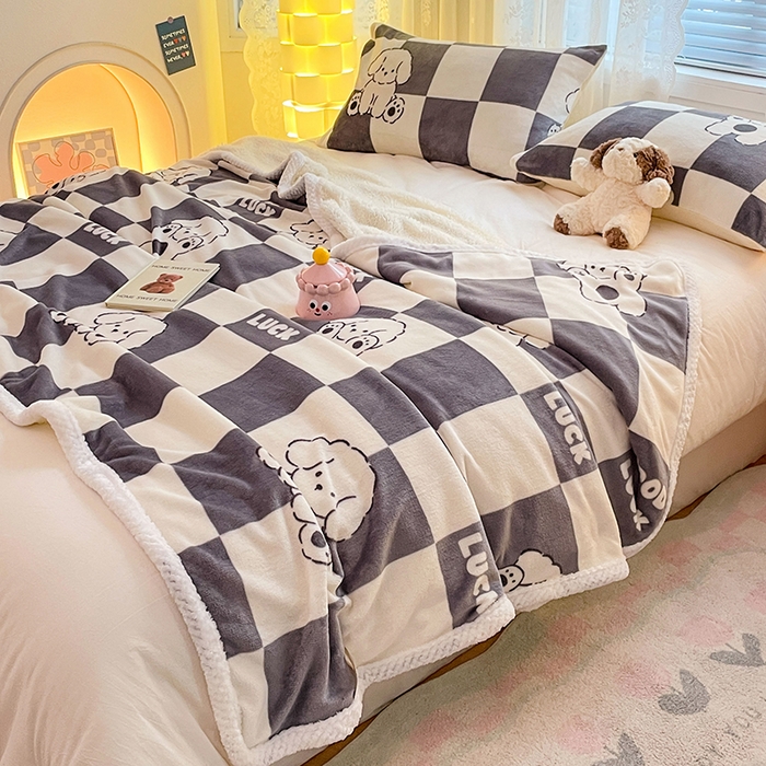 91家纺网 家纺一手货源 找家纺 锦润家纺 2025年新款牛奶绒羊羔绒AB版包边毛毯好运小狗