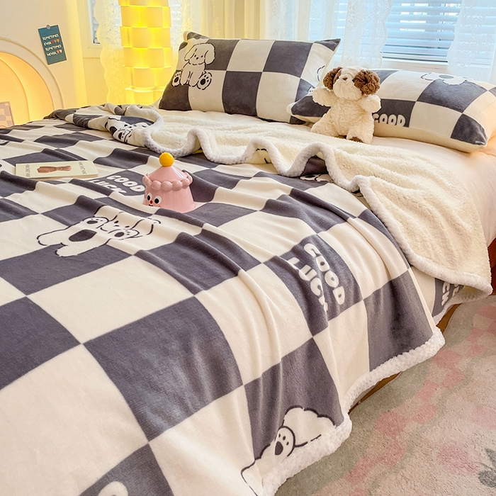 91家纺网 家纺一手货源 找家纺 锦润家纺 2025年新款牛奶绒羊羔绒AB版包边毛毯好运小狗