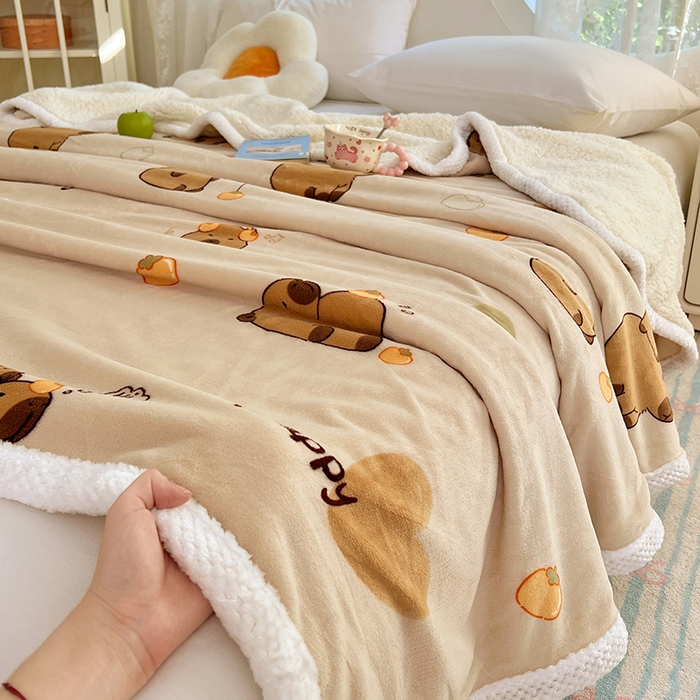 91家纺网 家纺一手货源 找家纺 锦润家纺 2025年新款牛奶绒羊羔绒AB版包边毛毯卡皮巴拉