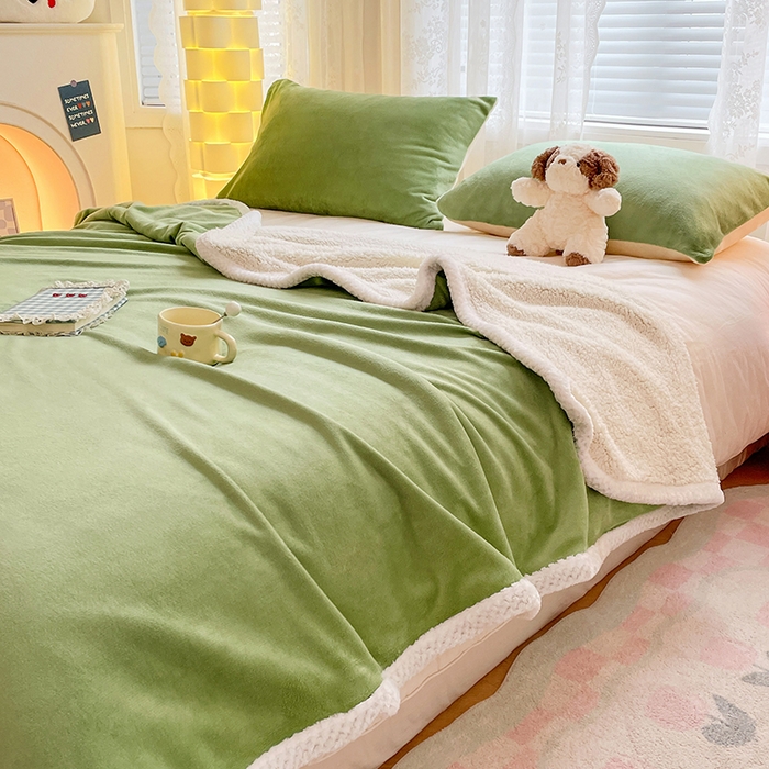 91家纺网 家纺一手货源 找家纺 锦润家纺 2025年新款牛奶绒羊羔绒AB版包边毛毯奶绿