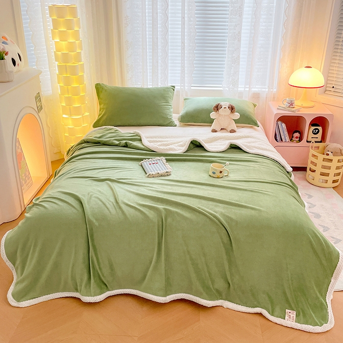 91家纺网 家纺一手货源 找家纺 锦润家纺 2025年新款牛奶绒羊羔绒AB版包边毛毯奶绿