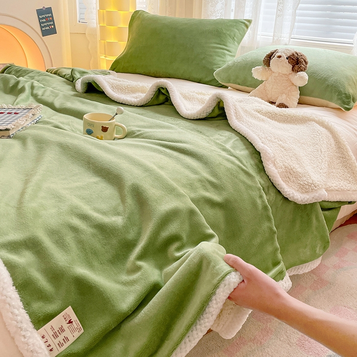 91家纺网 家纺一手货源 找家纺 锦润家纺 2025年新款牛奶绒羊羔绒AB版包边毛毯奶绿