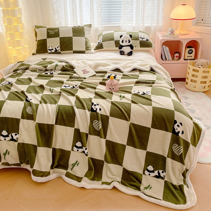 91家纺网 家纺一手货源 找家纺 锦润家纺 2025年新款牛奶绒羊羔绒AB版包边毛毯休闲熊猫