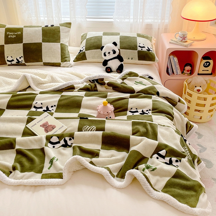 91家纺网 家纺一手货源 找家纺 锦润家纺 2025年新款牛奶绒羊羔绒AB版包边毛毯休闲熊猫