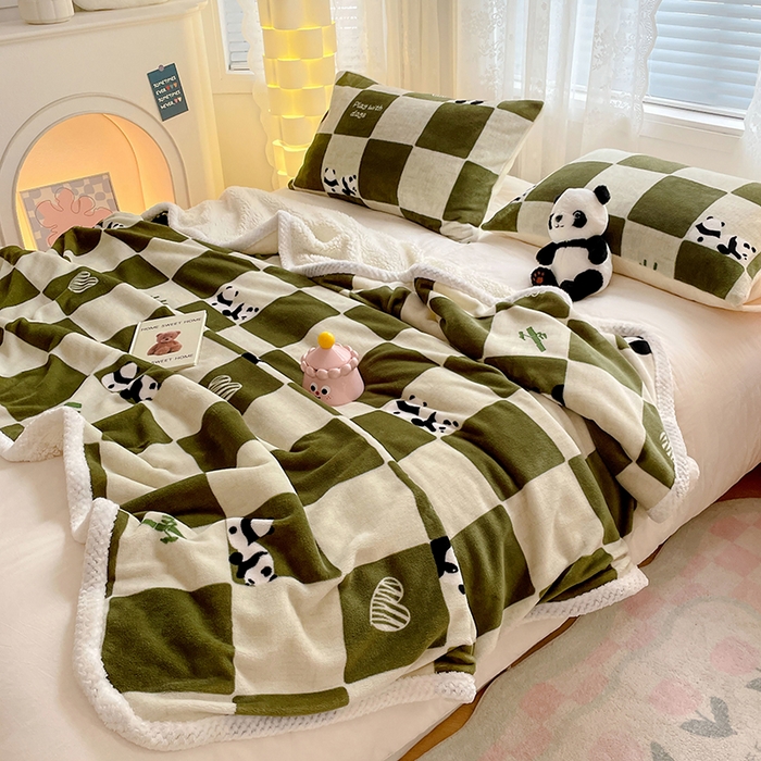 91家纺网 家纺一手货源 找家纺 锦润家纺 2025年新款牛奶绒羊羔绒AB版包边毛毯休闲熊猫