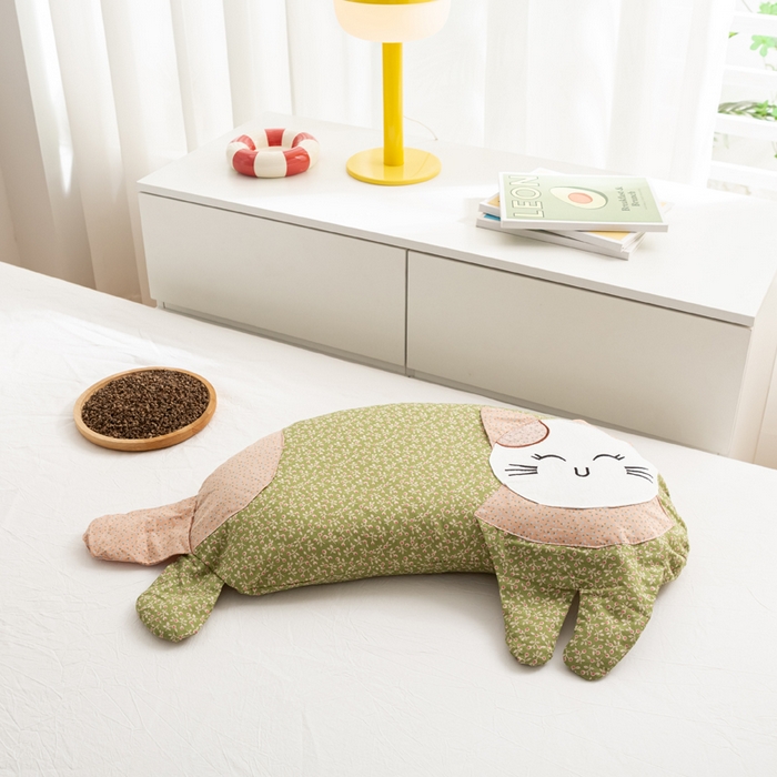 91家纺网 家纺一手货源 找家纺 萌番宝 2025新款春夏新款慵懒觉觉猫卡通荞麦枕 湖水绿