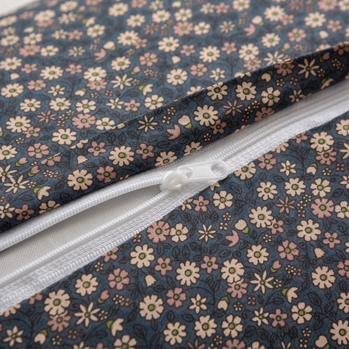 91家纺网 家纺一手货源 找家纺 萌番宝 2025新款春夏新款慵懒觉觉猫卡通荞麦枕 藏青色