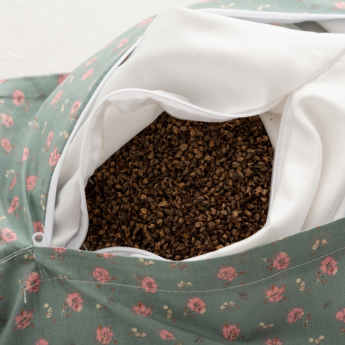 91家纺网 家纺一手货源 找家纺 萌番宝 2025新款春夏新款慵懒觉觉猫卡通荞麦枕 氧绿色