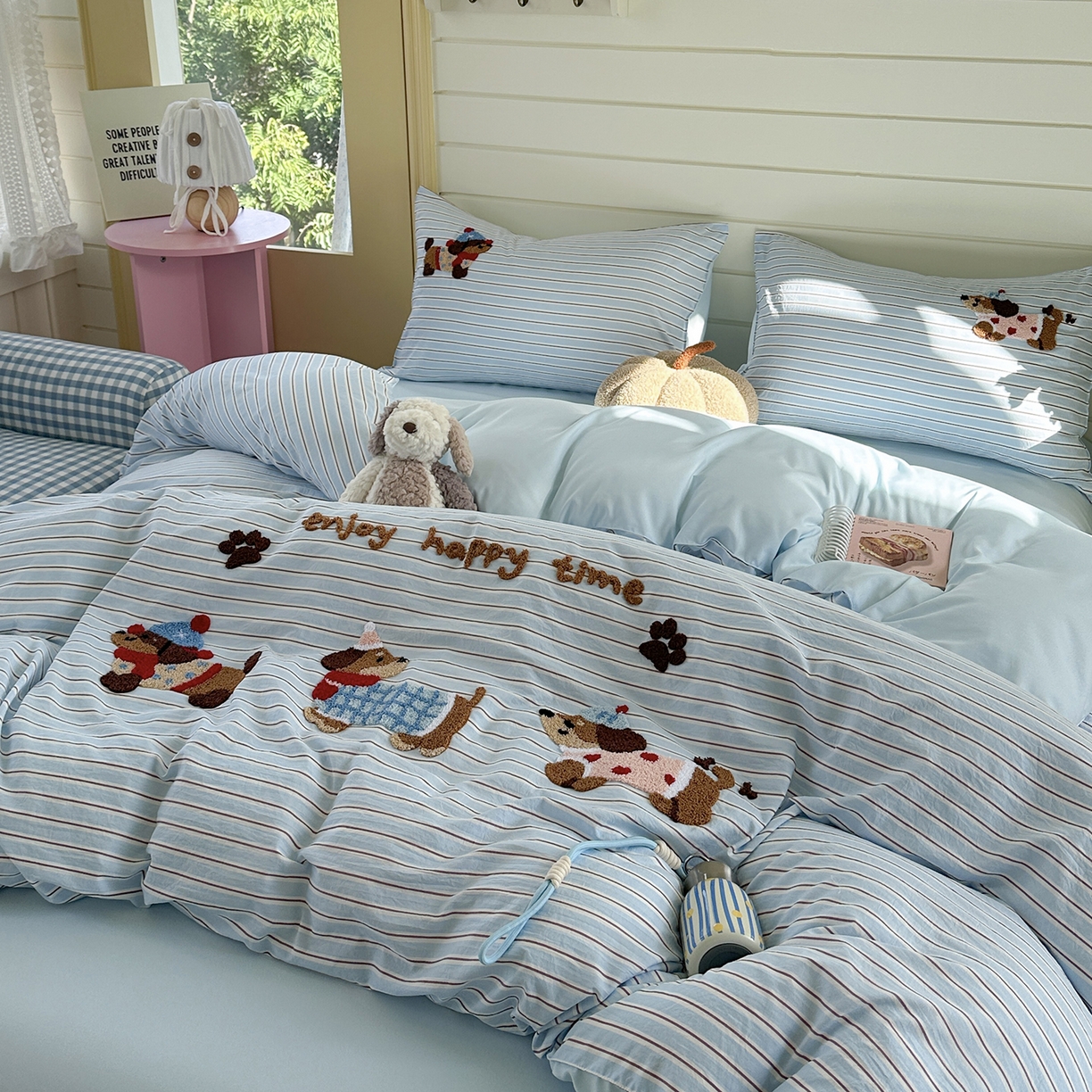 91家纺网 家纺一手货源 找家纺 优悦生活馆 2025新款水洗棉毛巾绣四件套-摩卡酱 摩卡酱-蓝色