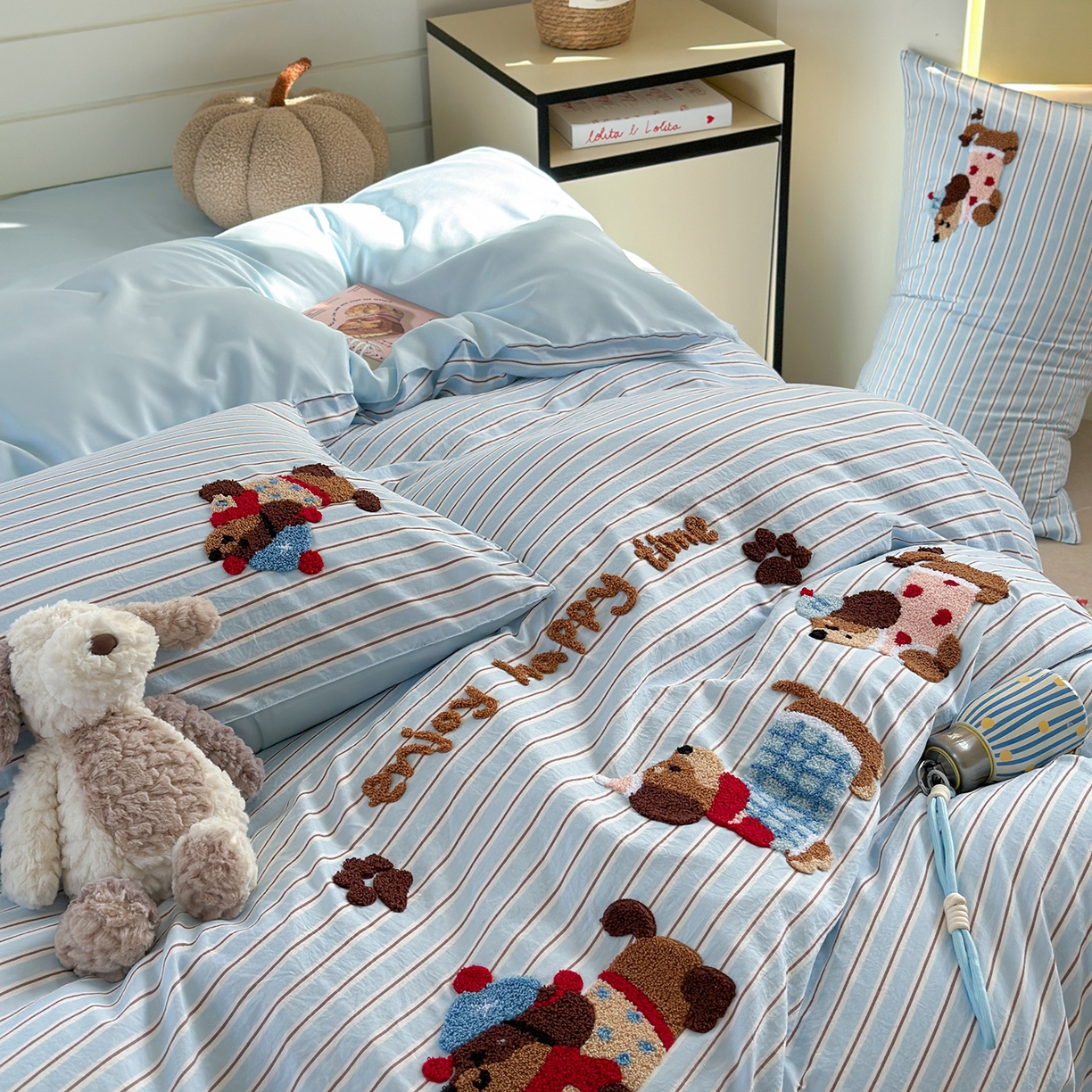 91家纺网 家纺一手货源 找家纺 优悦生活馆 2025新款水洗棉毛巾绣四件套-摩卡酱 摩卡酱-蓝色