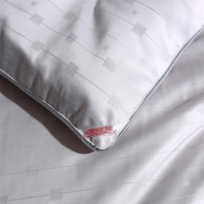 91家纺网 家纺一手货源 找家纺 恒鑫家纺 2025新款提花蚕丝被 高级灰