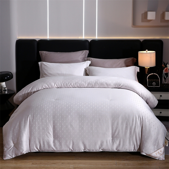 91家纺网 家纺一手货源 找家纺 恒鑫家纺 2025新款提花蚕丝被 高级灰